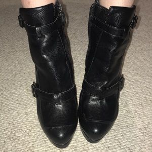 Simply Vera Vera Wang Boots
